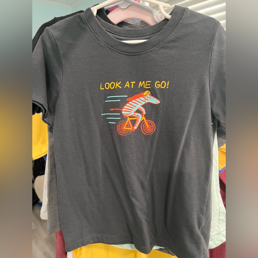 5T Cat & Jack Graphic Tee-Charcoal shirt